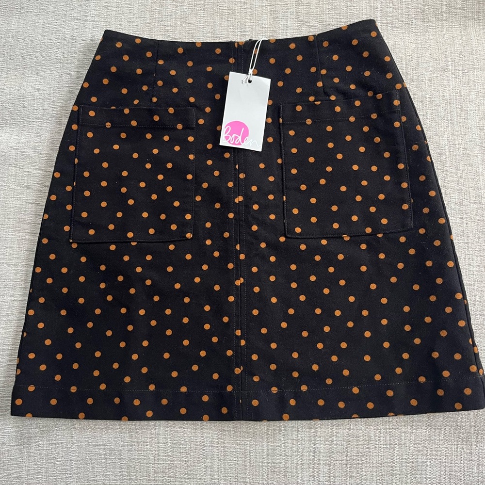 NWT Boden Women’s Black Polka Dots A Line Mini Skirt. Size 2P.